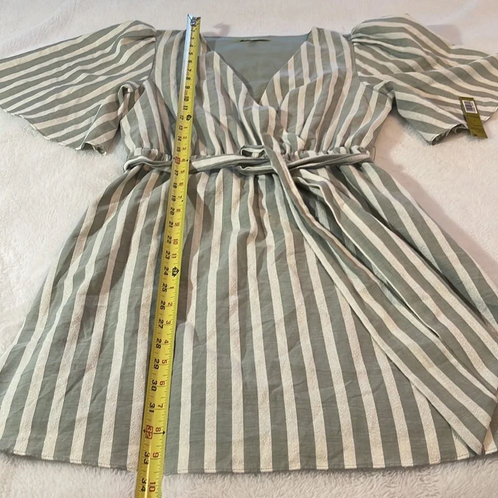 NWT Gianni Bini Sage/White Stripped Slip On Dress w/ shutter sleeves  Size Small - Picture 7 of 12